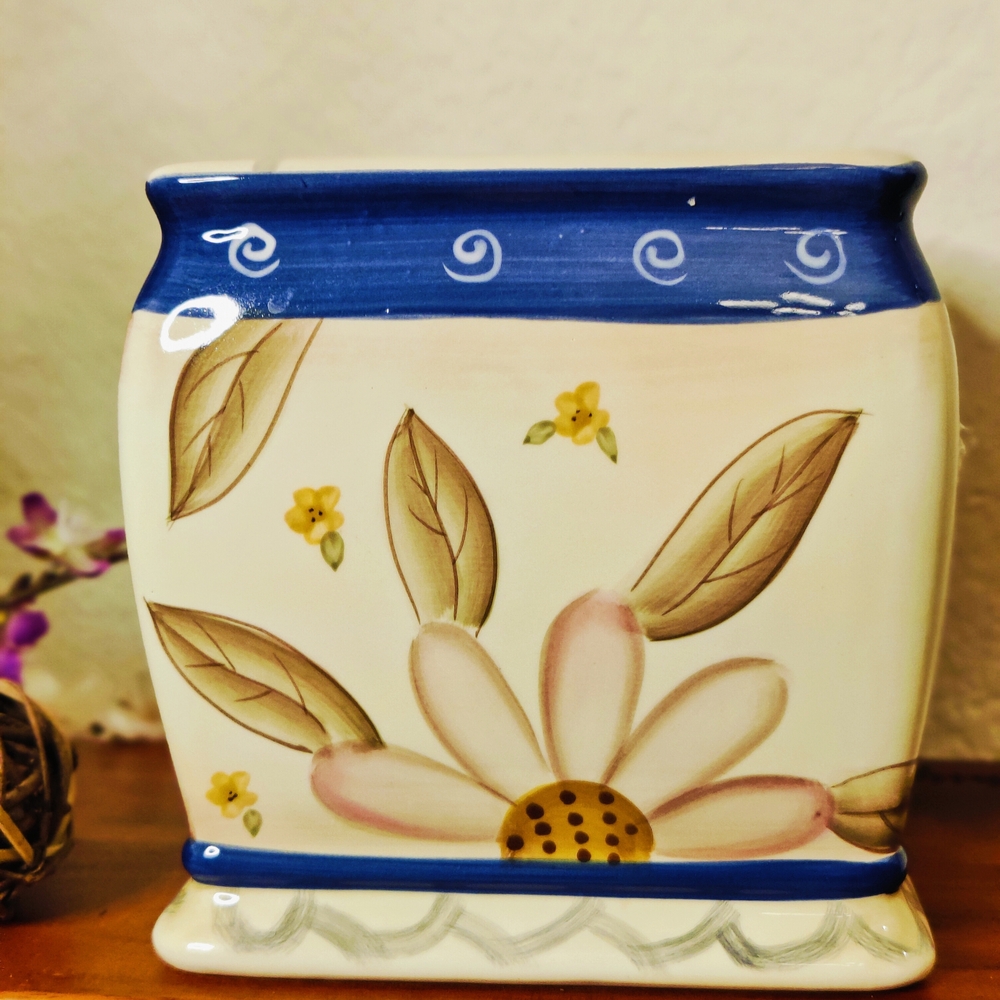Home Interiors Elegant White Ceramic Piece